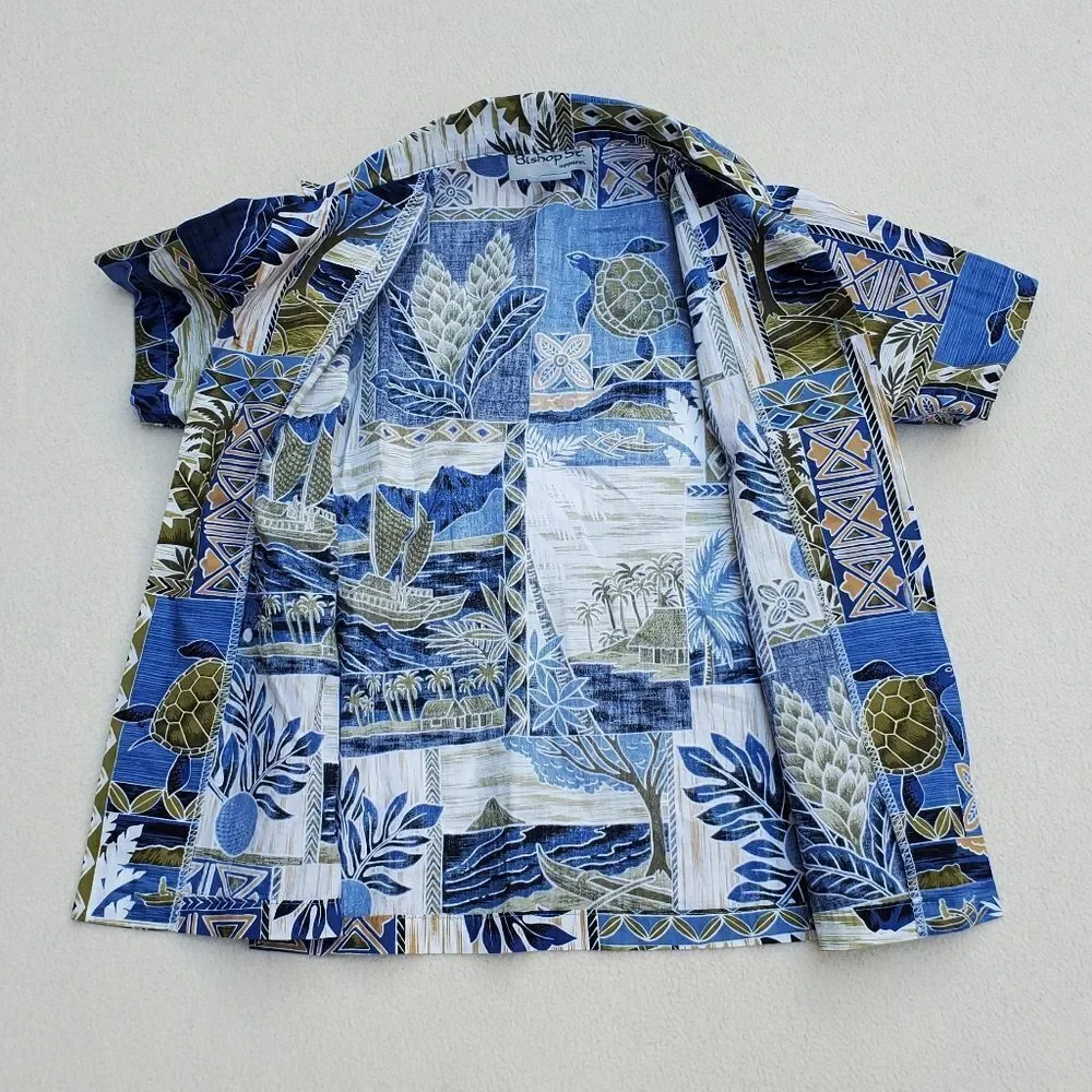 Bundle of 2 short sleeve shirts and 1 pair of shorts Size 6
